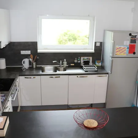 Maison Moderne Dans Un Coin De Verdure Holiday home *