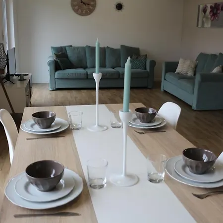 Maison Moderne Dans Un Coin De Verdure Holiday home